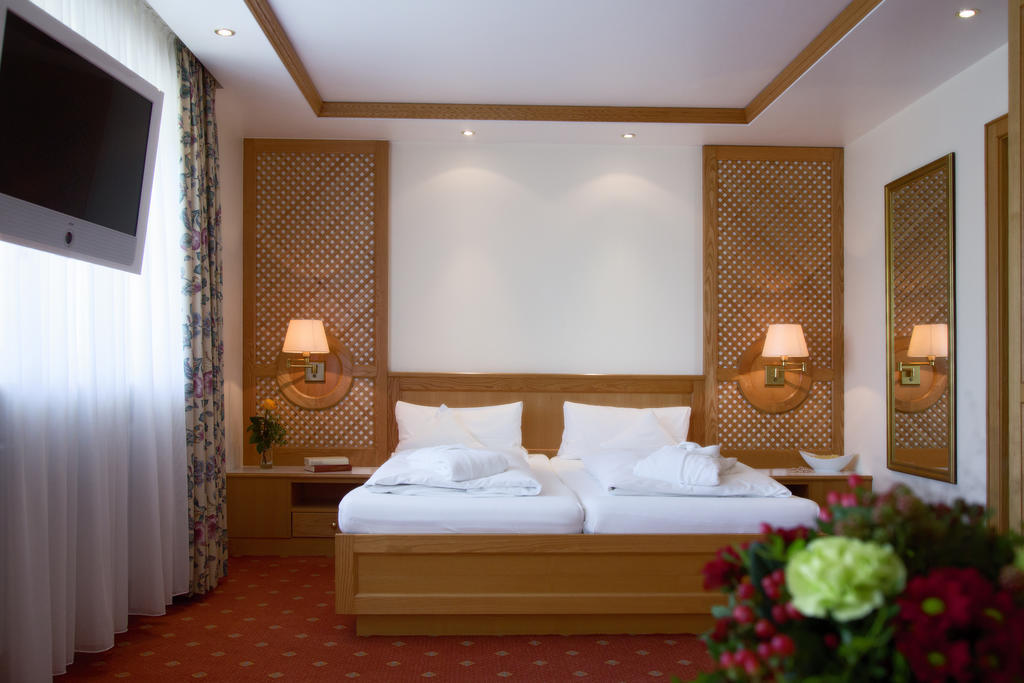 Thermenhotel Quellenhof Bad Füssing エクステリア 写真